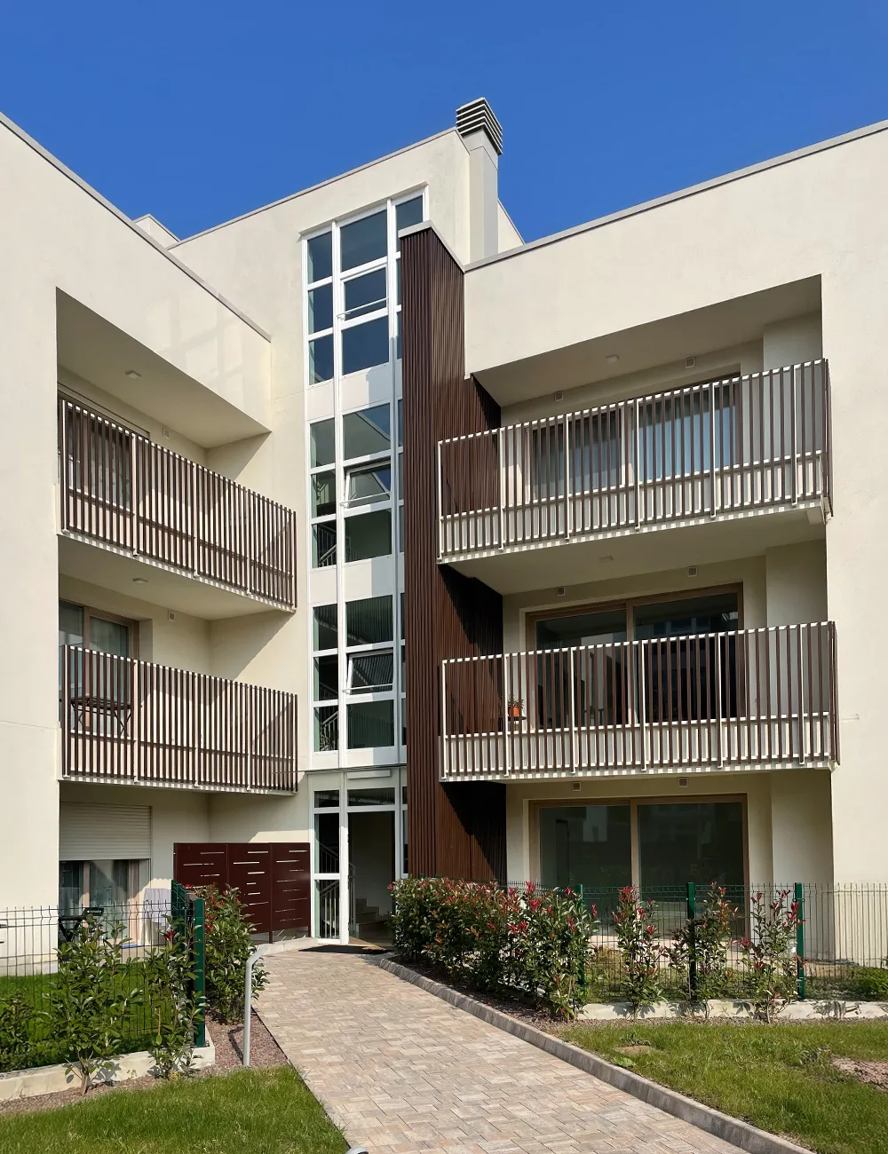 Residential façade cladding systems for Condominium Immobilare 2000